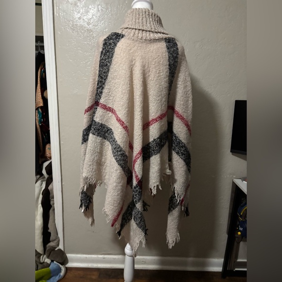 Lola B. Plaid Pancho - Picture 4 of 9